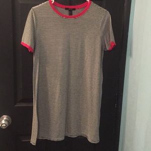 5/$25 SALE 🌟 Black & White Striped Tunic